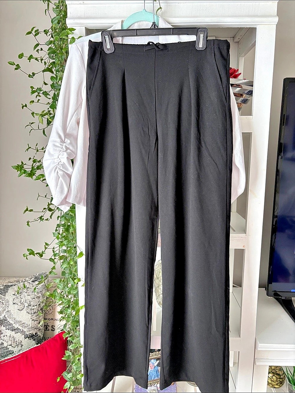 lefties Wide Leg Drawstring Pants in Black Size Medium